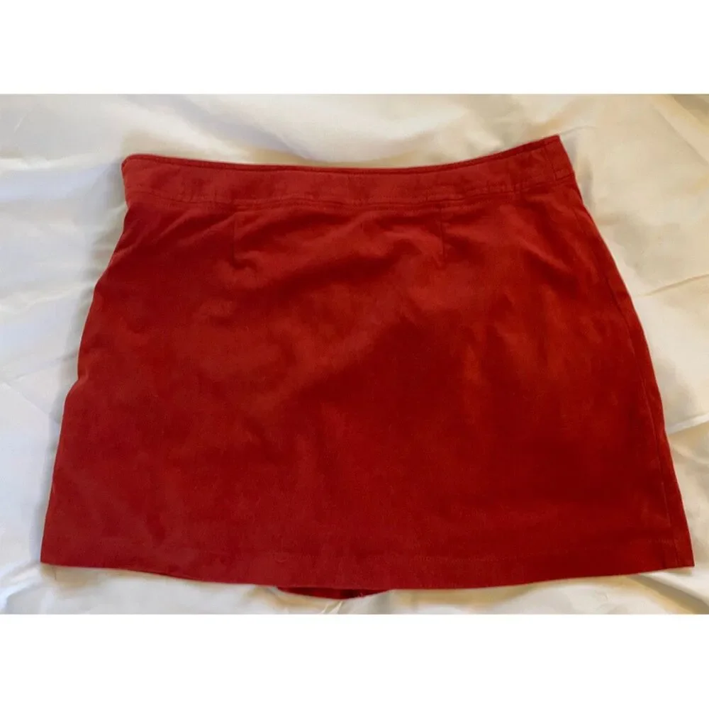 Forever 21 Burgundy Faux Suede Mini Skirt | Fall Preppy Academia Vibe